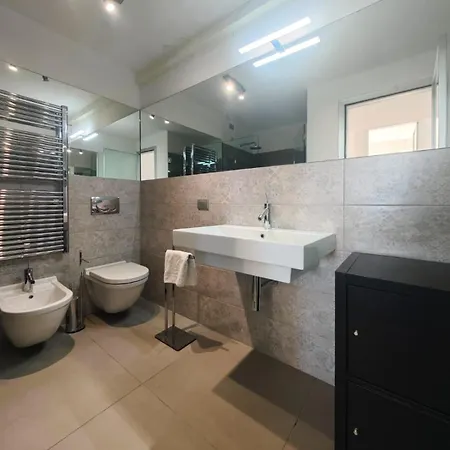 Apartman Hostdomus - Range Free Box Near The Center *