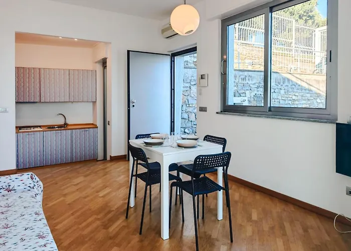 Hostdomus - Range Free Box Near The Center * Alassio