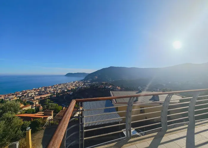 Hostdomus - Range Free Box Near The Center Alassio